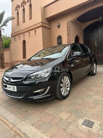Opel astra 2012 diesel bon état - 2