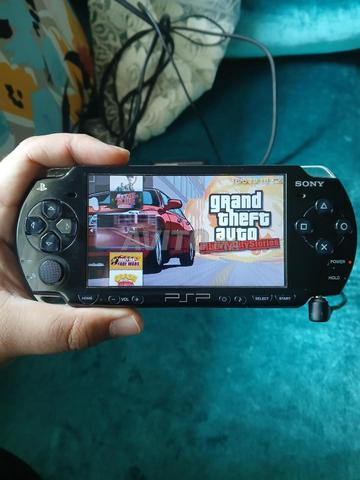 PSP 2000 SLIM مفلاشة 30 لعبة - 2