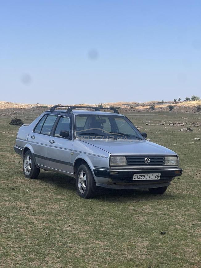 exposition d’une voiture en vente