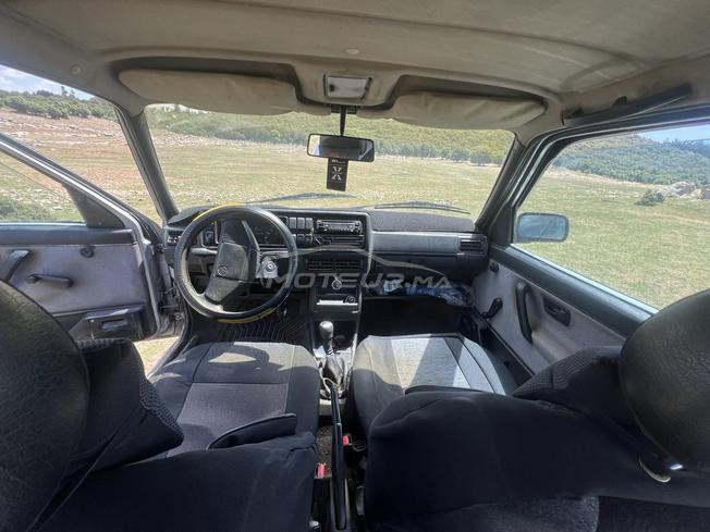 exposition d’une voiture en vente