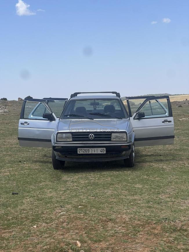 exposition d’une voiture en vente
