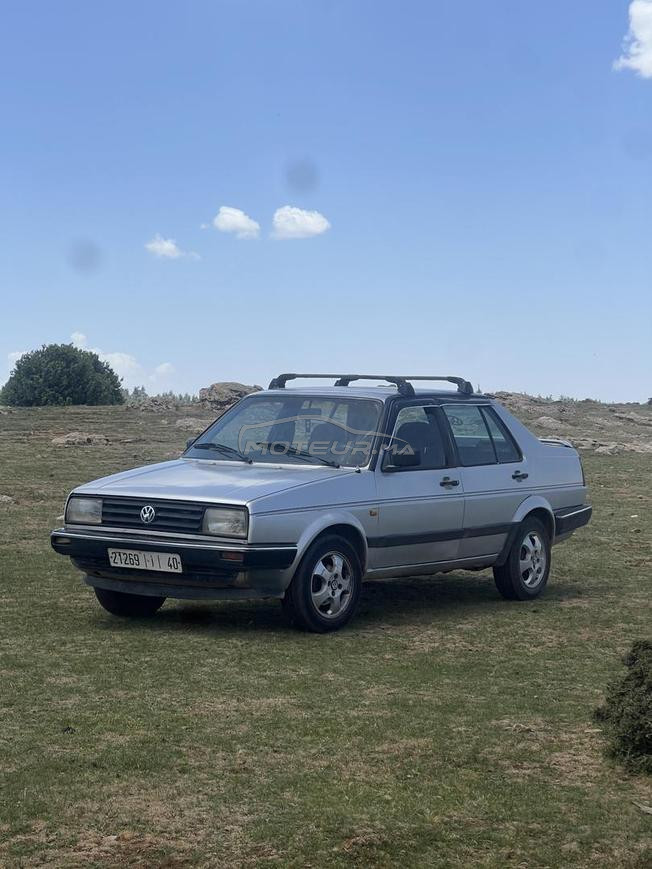 exposition d’une voiture en vente