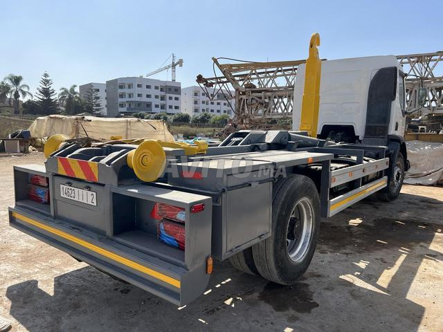 Camion ampliroll Renault 210 modèle 2004 tonnage 14 - 2