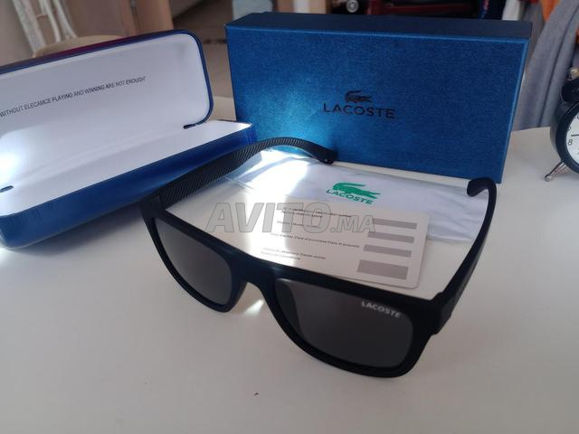 Lunettes de soleil Lacoste زاج