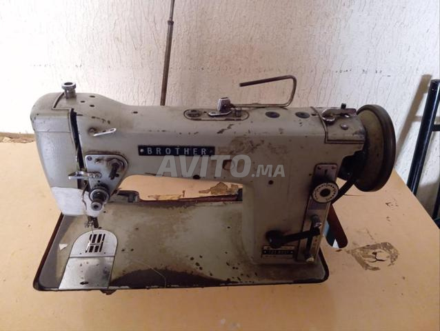 Machine à coudre marocaine et ordinaire