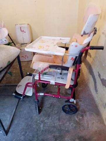Fauteuil roulant spécial pour enfants à besoins spécifiques - 2