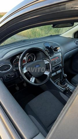 Ford Focus2 Ghia modèle 2011 - 2