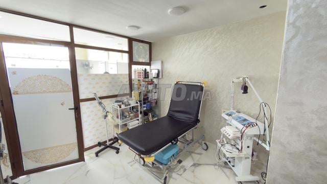 معدات صالون تجميل وحلاقة للبيع