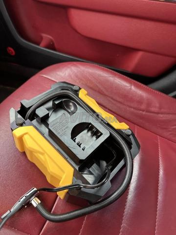 ضاغط هواء رقمي لمضخة السيارات مع ضوء LED DC 12V
