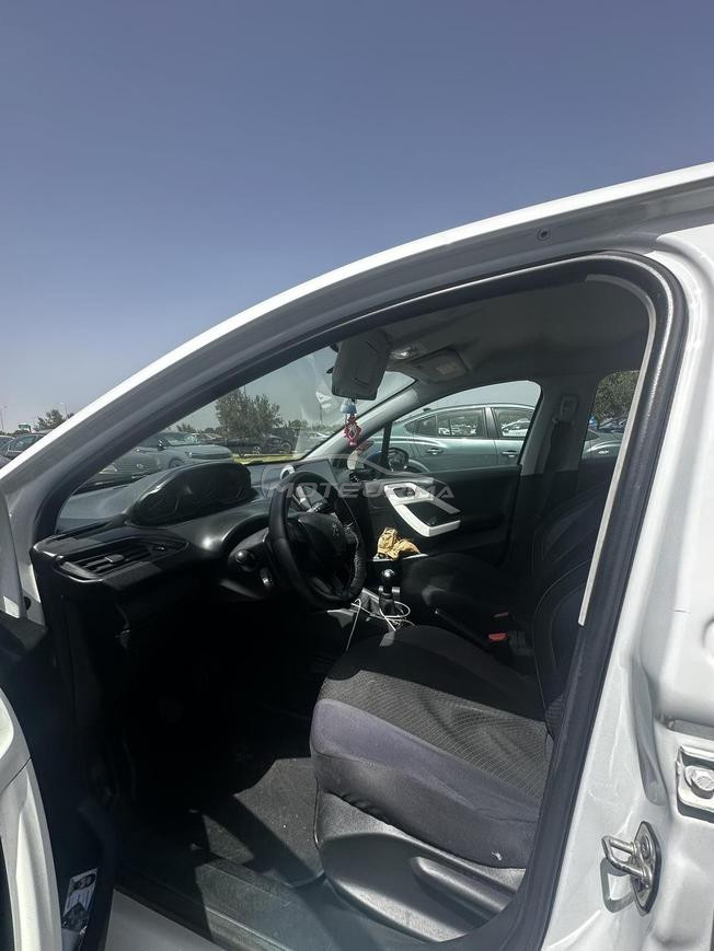 Peugeot 208 Diesel Manuelle 2017 à Fès