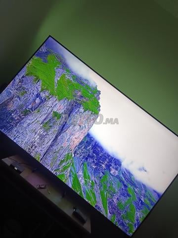 Samsung Crystal UHD DU1700 85 pouces - 2