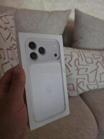 iPhone 17 Pro Max 256Go Argent Neuf