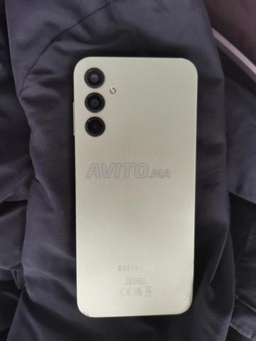 Galaxy A14 64go ram 64 Encore propre