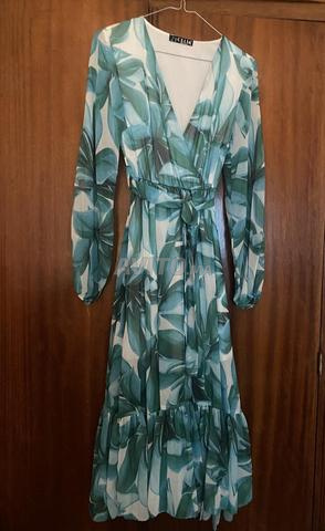 Robe à fleurs avec manches longues