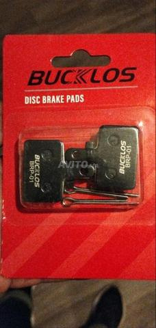 Plaquettes de frein BUCKLOS Semi-Métallique 2 paires - 2