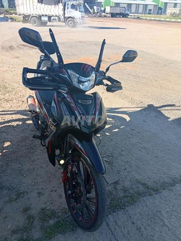 Moto propre sans aucun défaut, moteur chaud - 2