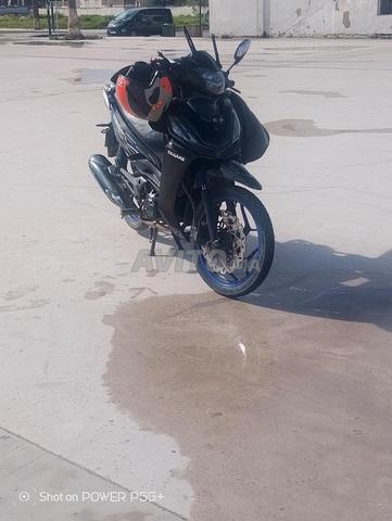 Moto belle, propre et tout est neuf - 2