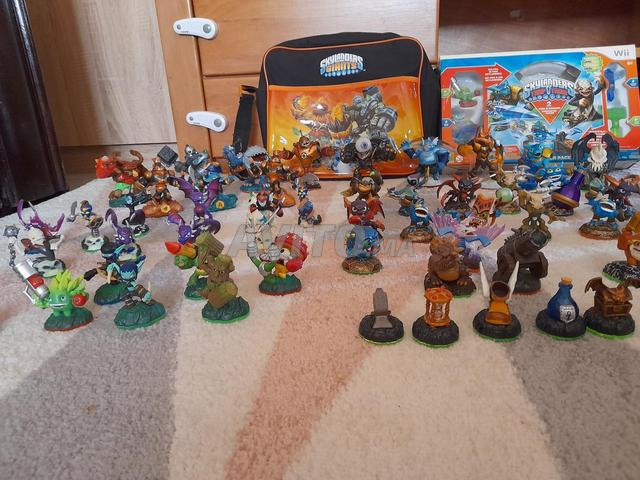 Lot Skylanders 76 pièces - 2
