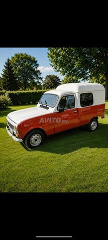 Vend Renault 4L peinture neuve