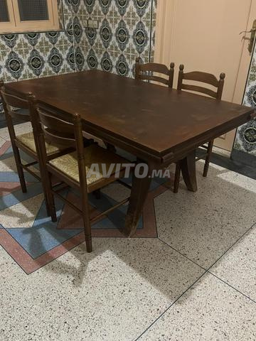 Ancienne table en bois et 4 chaises
