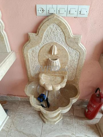 Fontaine murale en marbre avec petite Pompe - 2