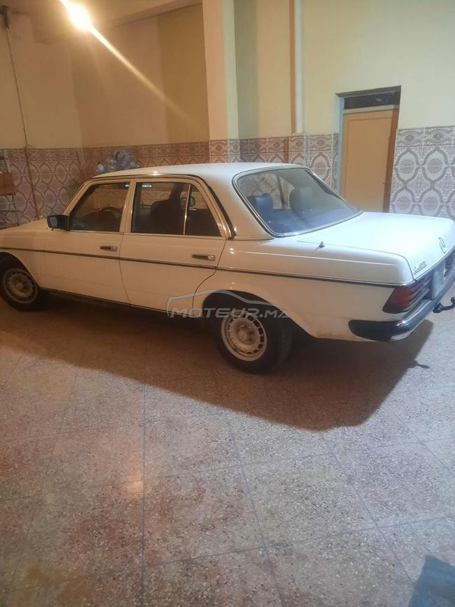 سيارة 240D  في حالة جد جيدة 