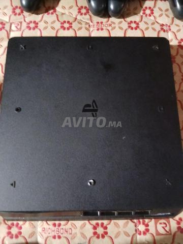 PlayStation 4 en bon état - 2