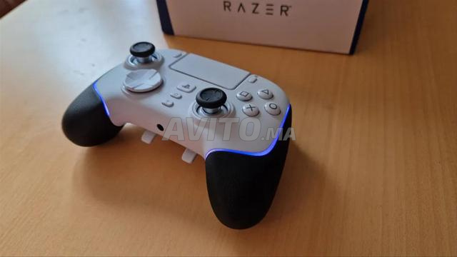 RAZER WOLVERINE V2 PRO PS5 PC - 2