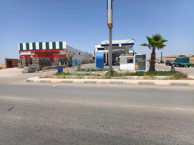 أرض للبيع
