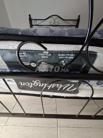 🛏️ Lit double avec matelas – Très bon état - 2