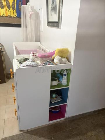 Lit de bébé avec commode - 2