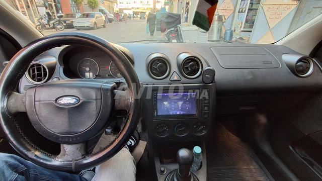 سيارة بحالة جيدة جداً - 2