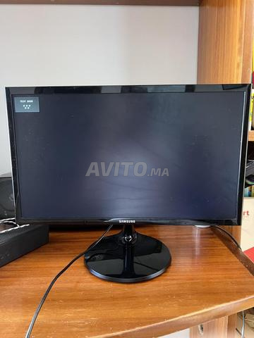 Moniteur Samsung avec enceinte BT et adaptateur