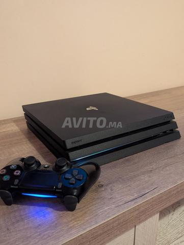 PlayStation 4 PRO FLASHÉ en excellent état - 2
