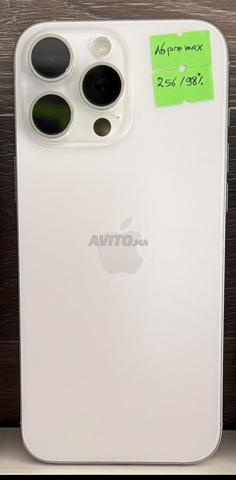 iPhone 16 Pro Max Blanc
