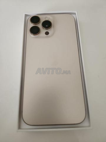 iPhone 16 Pro Max, Désert Titanium, 256 Go