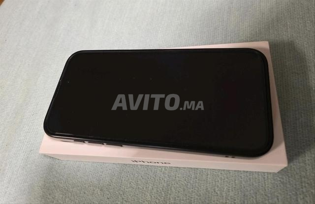iPhone 15 Pro Max 256 Go 84% batterie - 2