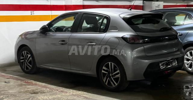 Voiture Peugeot à vendre 2023