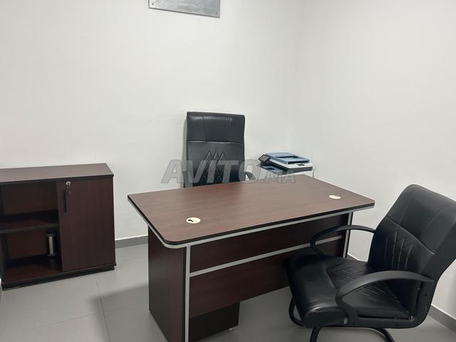 bureaux et chaise - 2