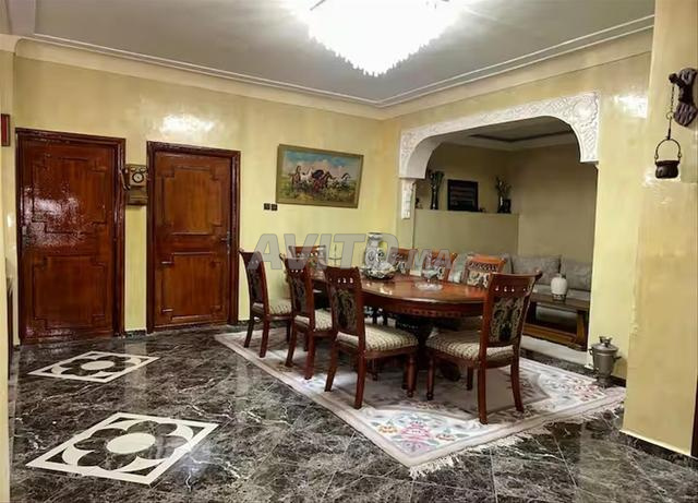 شقة فاخرة مفروشة للإيجار مساحة 200 متر 3 واجهات - 2