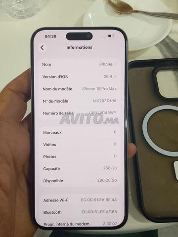 iPhone 15 Pro Max propre comme neuf jamais ouvert