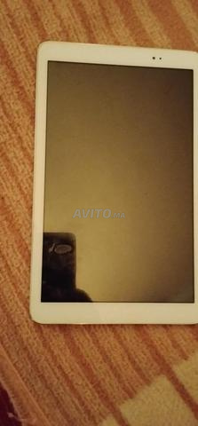 Tablette encore neuve et elle a un téléphone