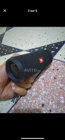 مكبر صوت JBL Flip 4 مكسور - 2