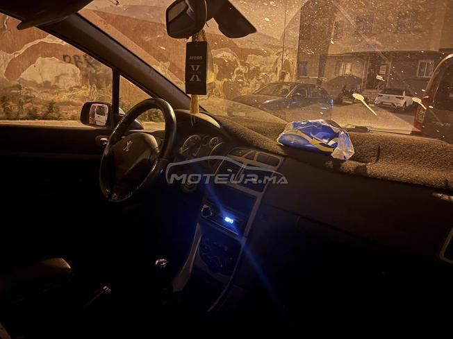 peugeot diwna 2009 de bon qualité moteur jdid  