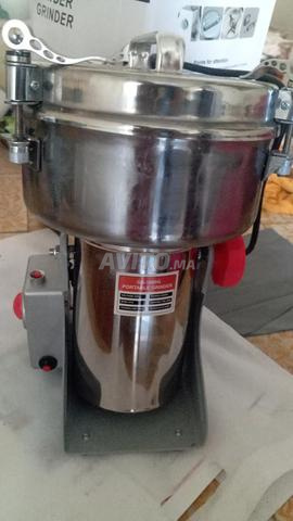 Moulin à fruits secs et café et tout, encore neuf