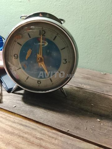 Réveil antique pour les amateurs d'objets rares - 2