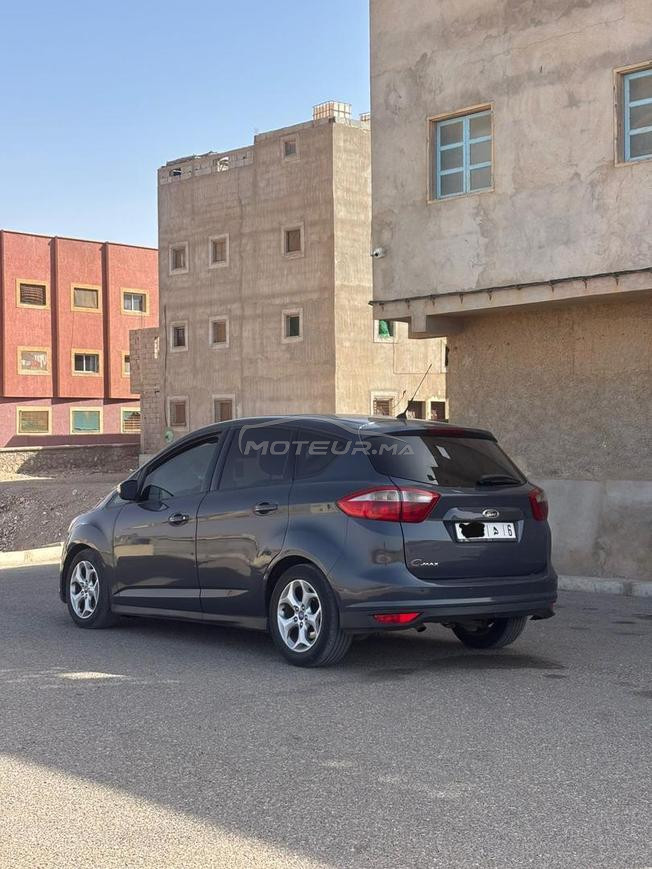 العيون الساقية الحمراء 
