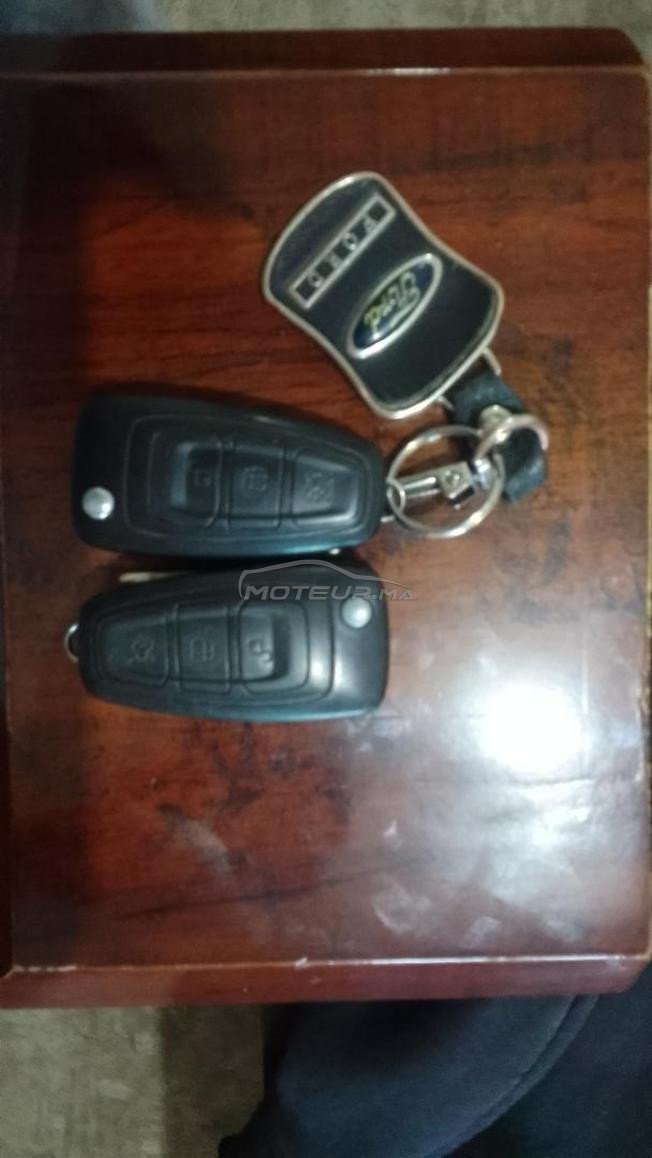 العيون الساقية الحمراء 