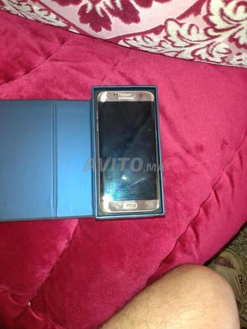 Galaxy S7 Edge neuf avec ses accessoires - 2