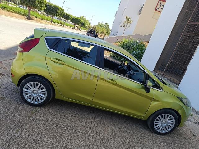 Ford Fiesta essence - 2